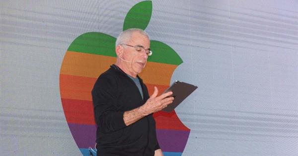DAÜ 6. Uluslararası Kariyer Haftası Apple Logosunun Tasarımcısı Rob Janoff’un Sunumu ile Başladı